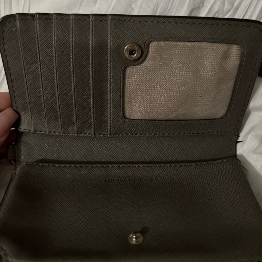 MK snap wallet - Picture 2 of 3